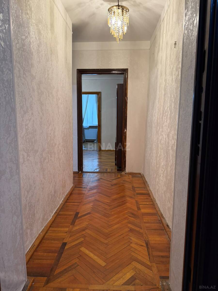 3 otaqlı Köhnə tikili, Elmlər Akademiyası m., Bakı