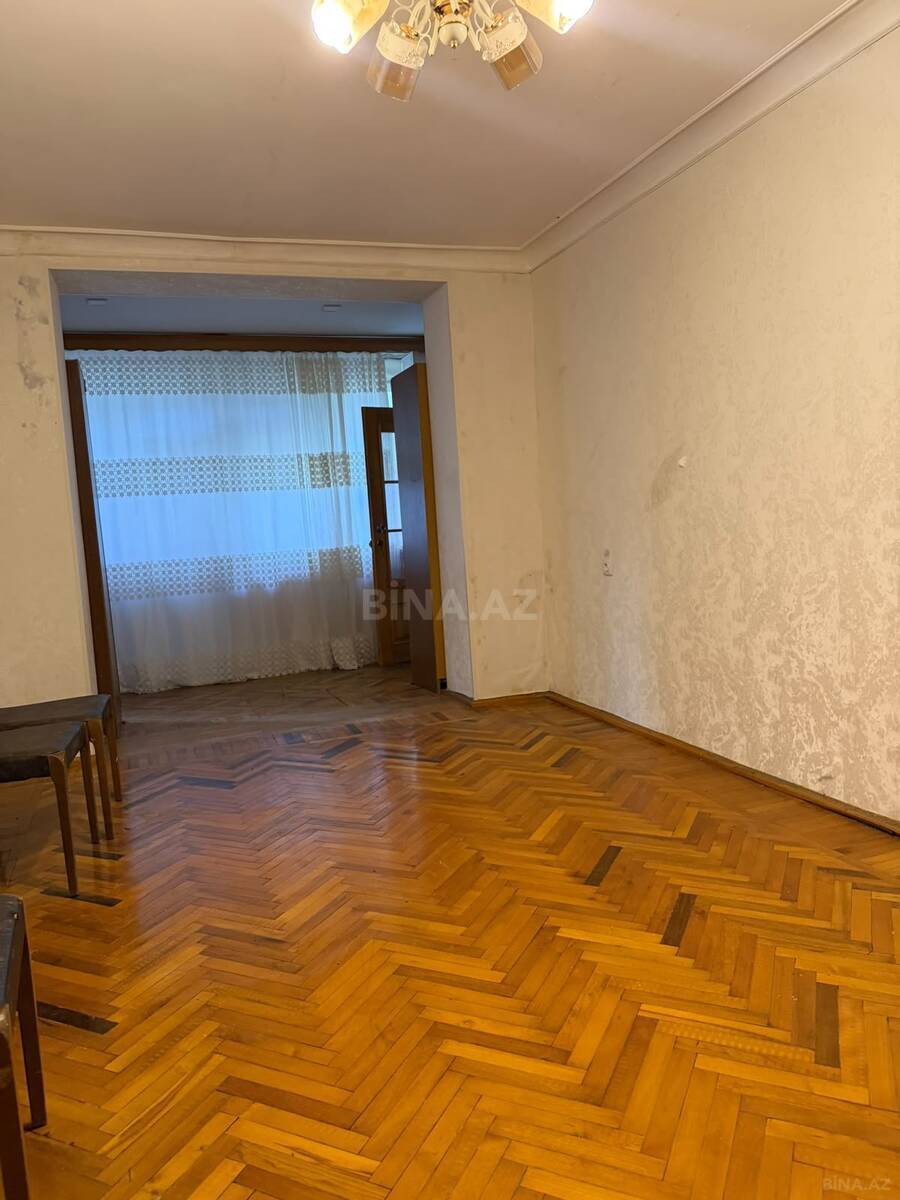 3 otaqlı Köhnə tikili, Elmlər Akademiyası m., Bakı