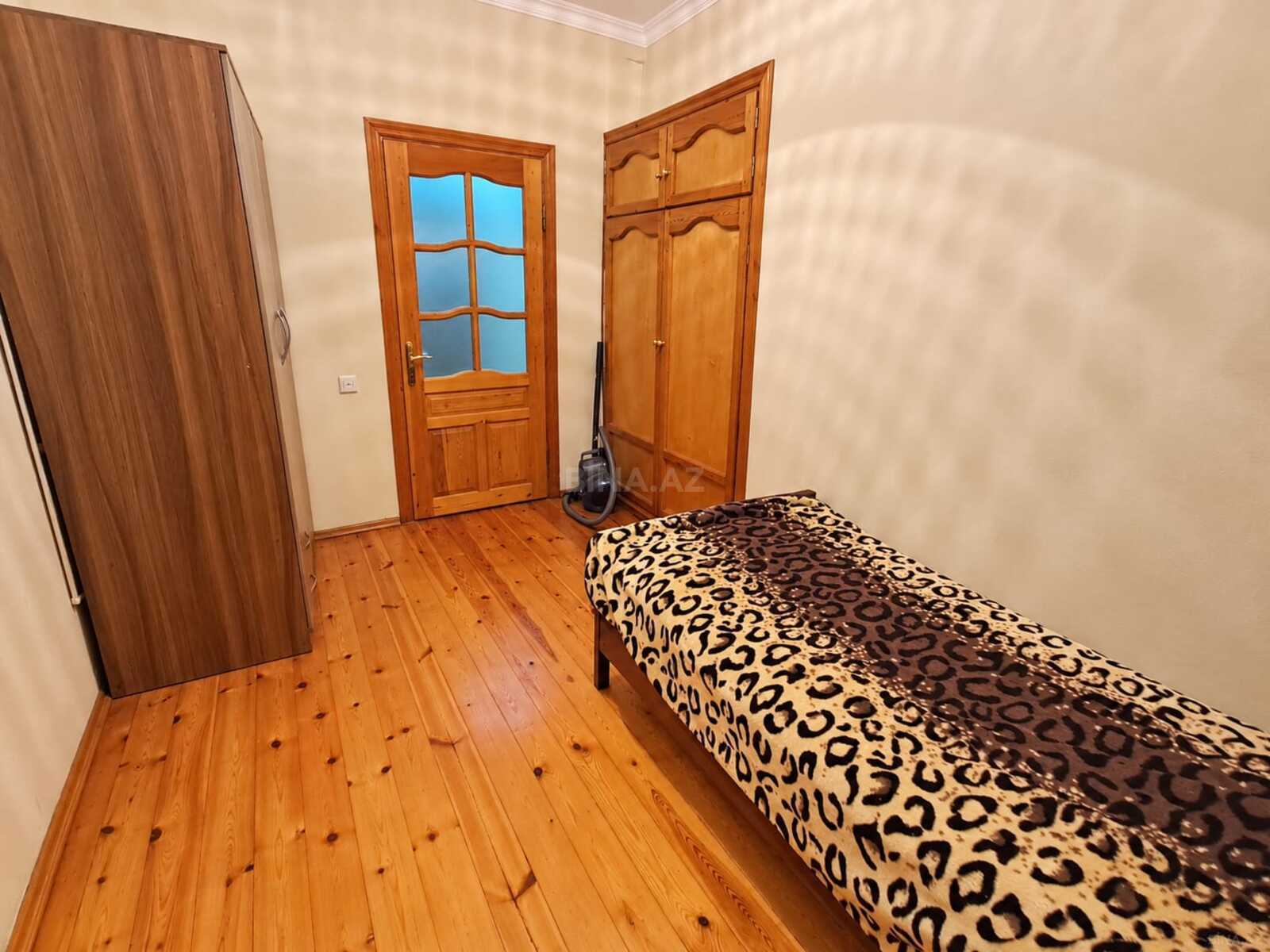 3 otaqlı Köhnə tikili, Qara Qarayev m., Bakı