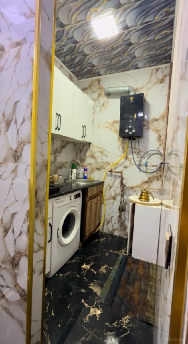 3 otaqlı Köhnə tikili, Memar Əcəmi m., Bakı