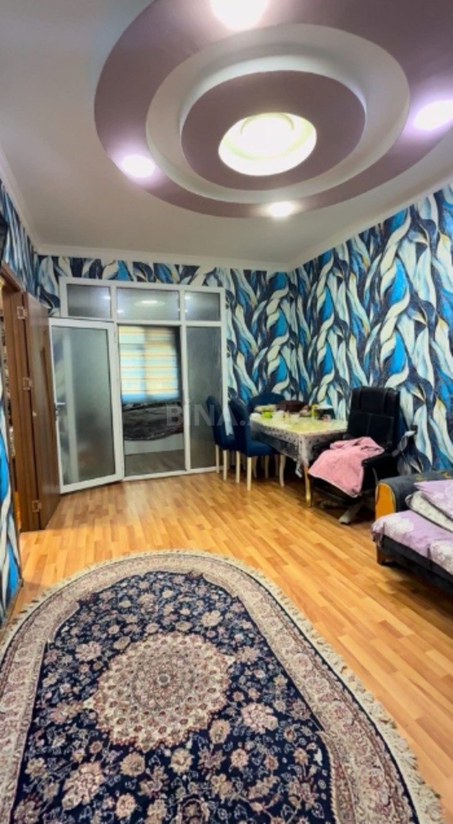 3 otaqlı Köhnə tikili, Memar Əcəmi m., Bakı