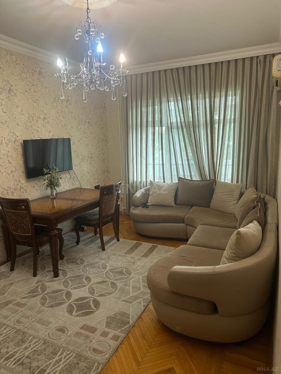 5 otaqlı Köhnə tikili, Həzi Aslanov m., Bakı