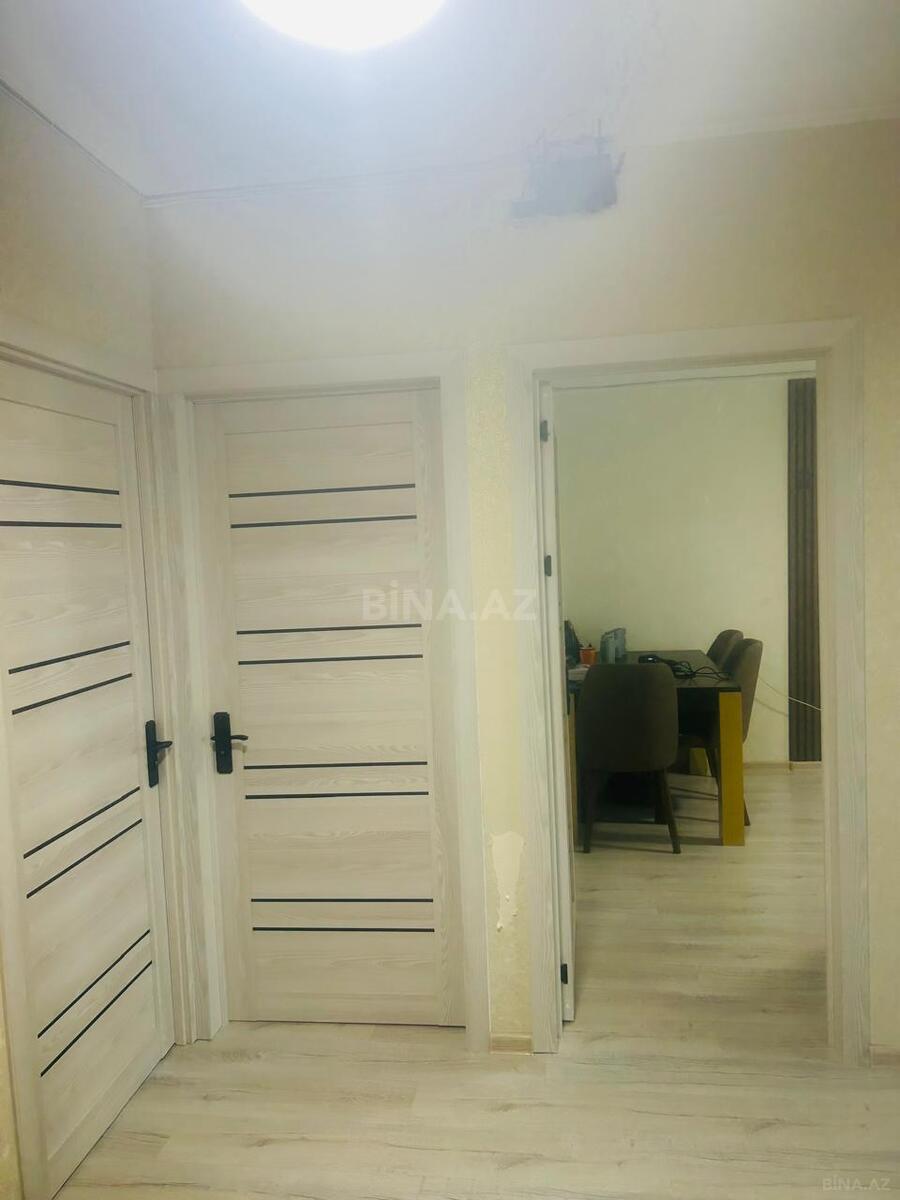 3 otaqlı Köhnə tikili, Xalqlar Dostluğu m., Bakı