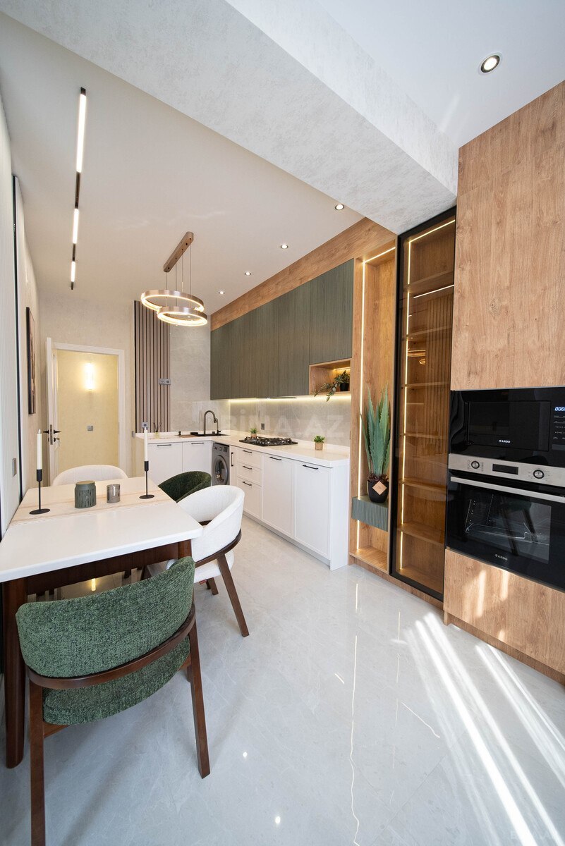 3 otaqlı, 118.0 m², Gənclik