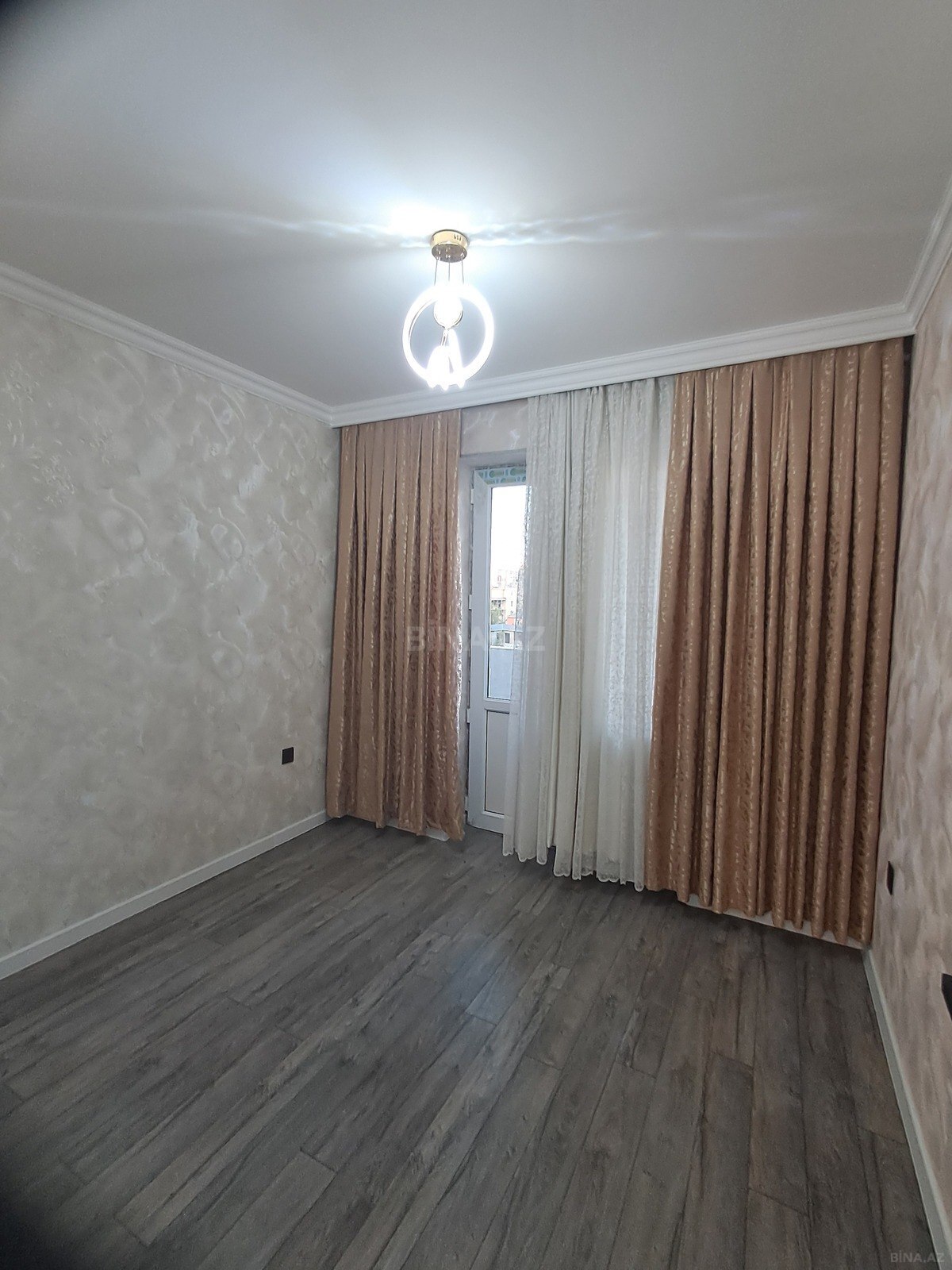 3 otaqlı Köhnə tikili, İnşaatçılar m., Bakı