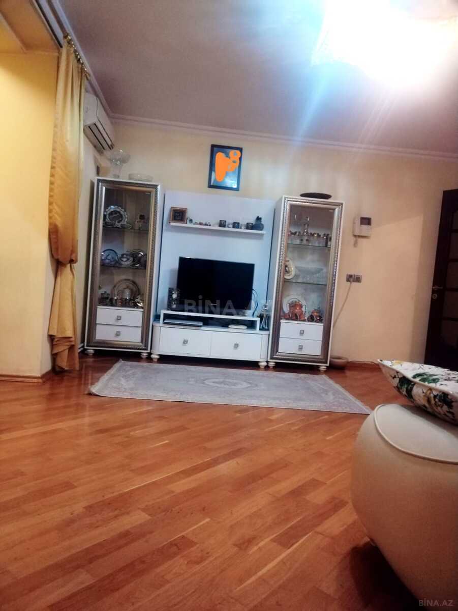 3 otaqlı Köhnə tikili, 20 Yanvar m., Bakı