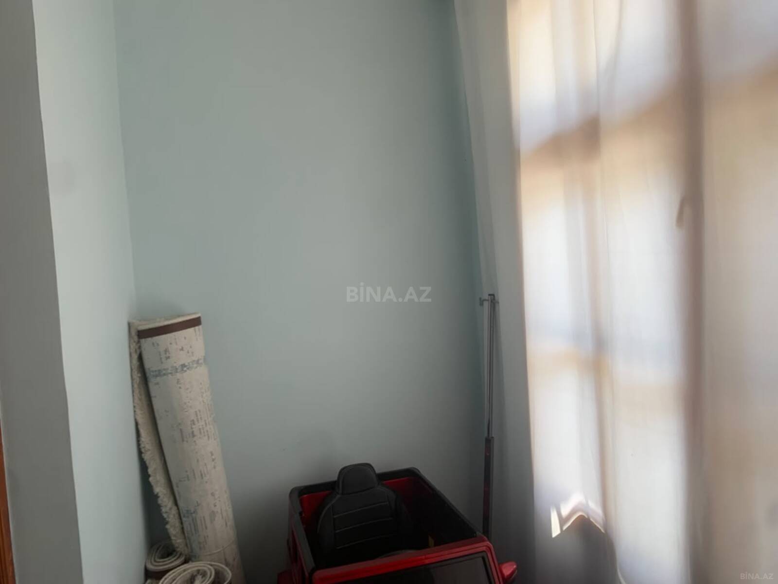 3 otaqlı Köhnə tikili, Neftçilər m., Bakı