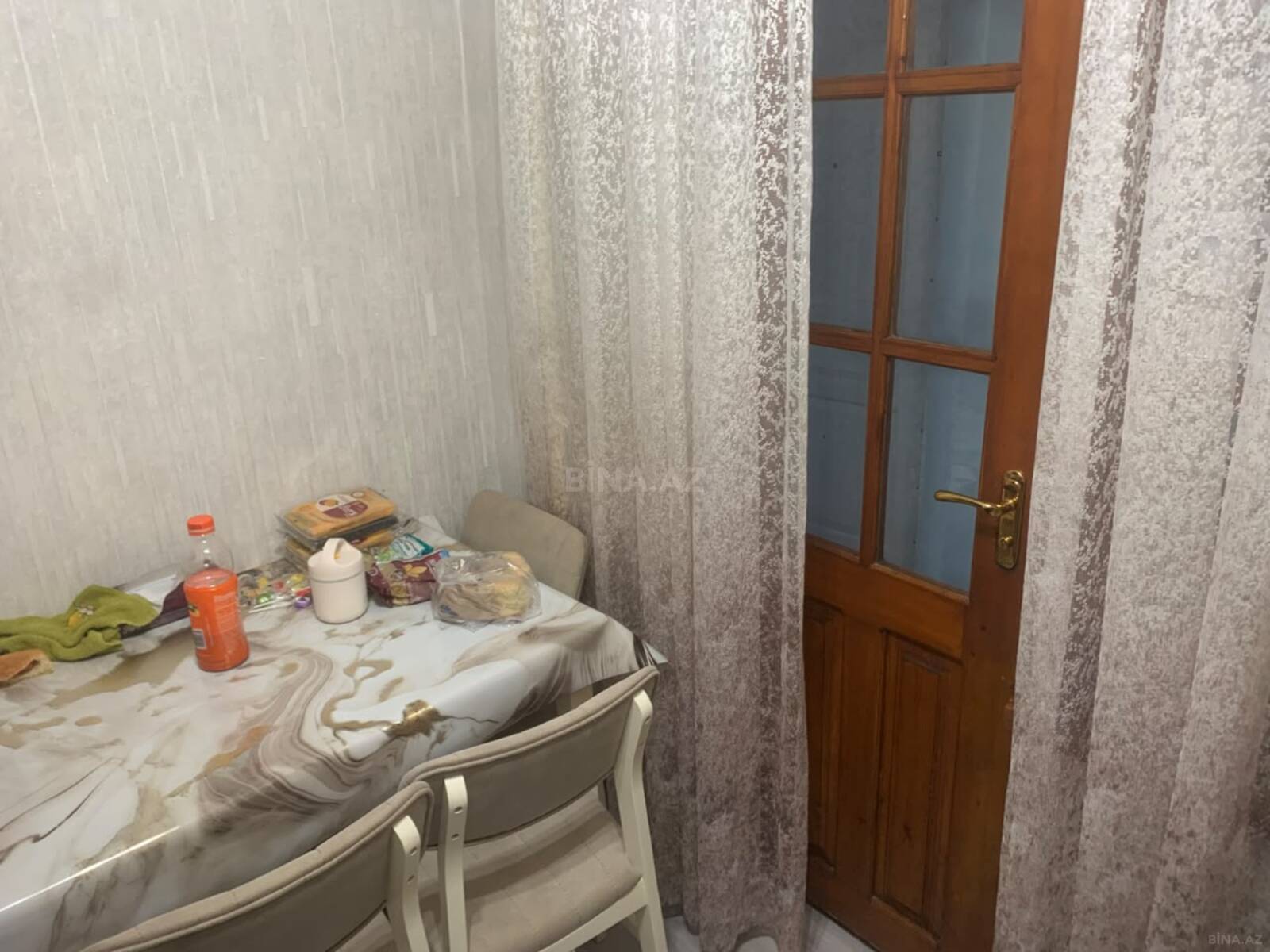3 otaqlı Köhnə tikili, Neftçilər m., Bakı