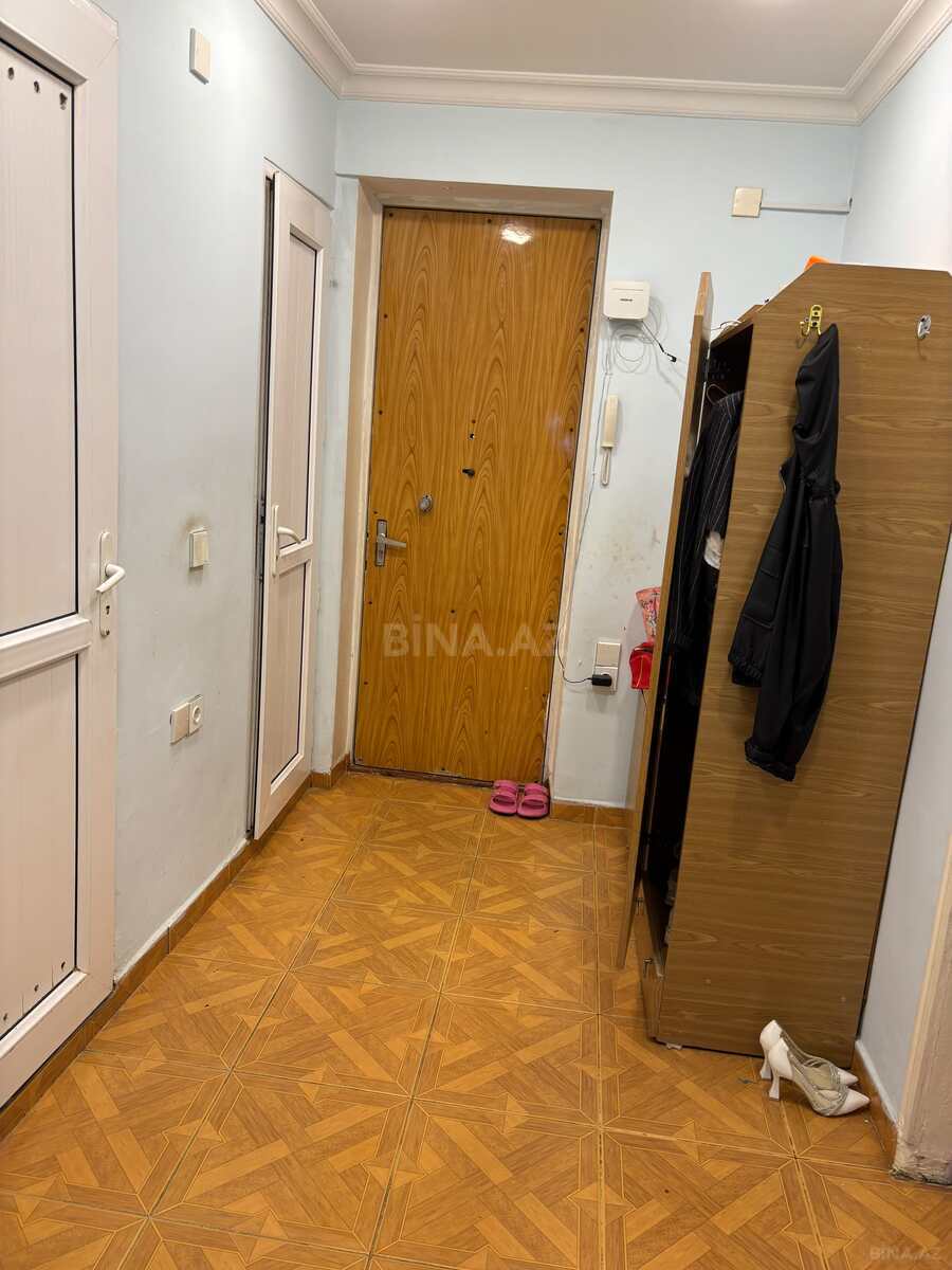 3 otaqlı Köhnə tikili, Elmlər Akademiyası m., Bakı