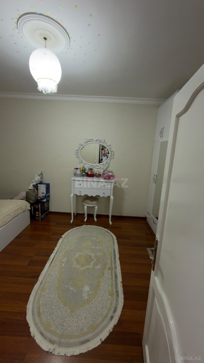 3 otaqlı Köhnə tikili, Memar Əcəmi m., Bakı