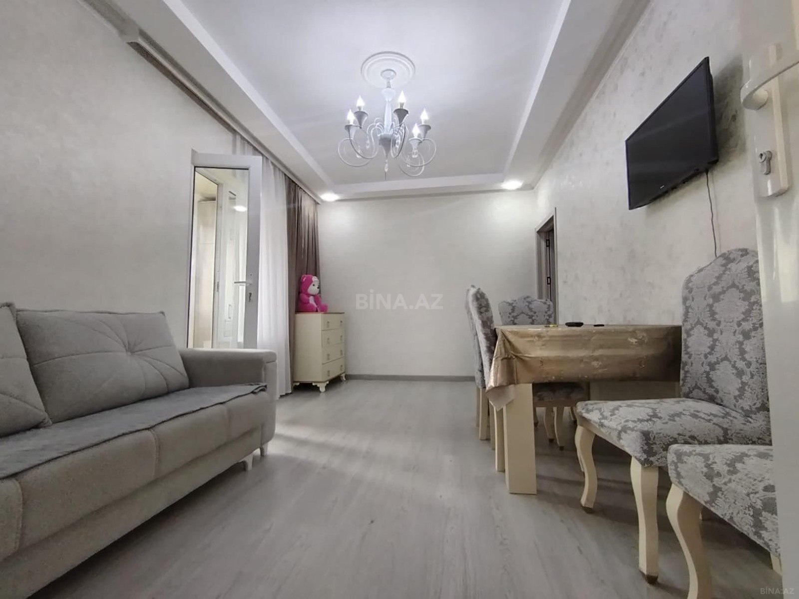 2 otaqlı Köhnə tikili, Memar Əcəmi m., Bakı