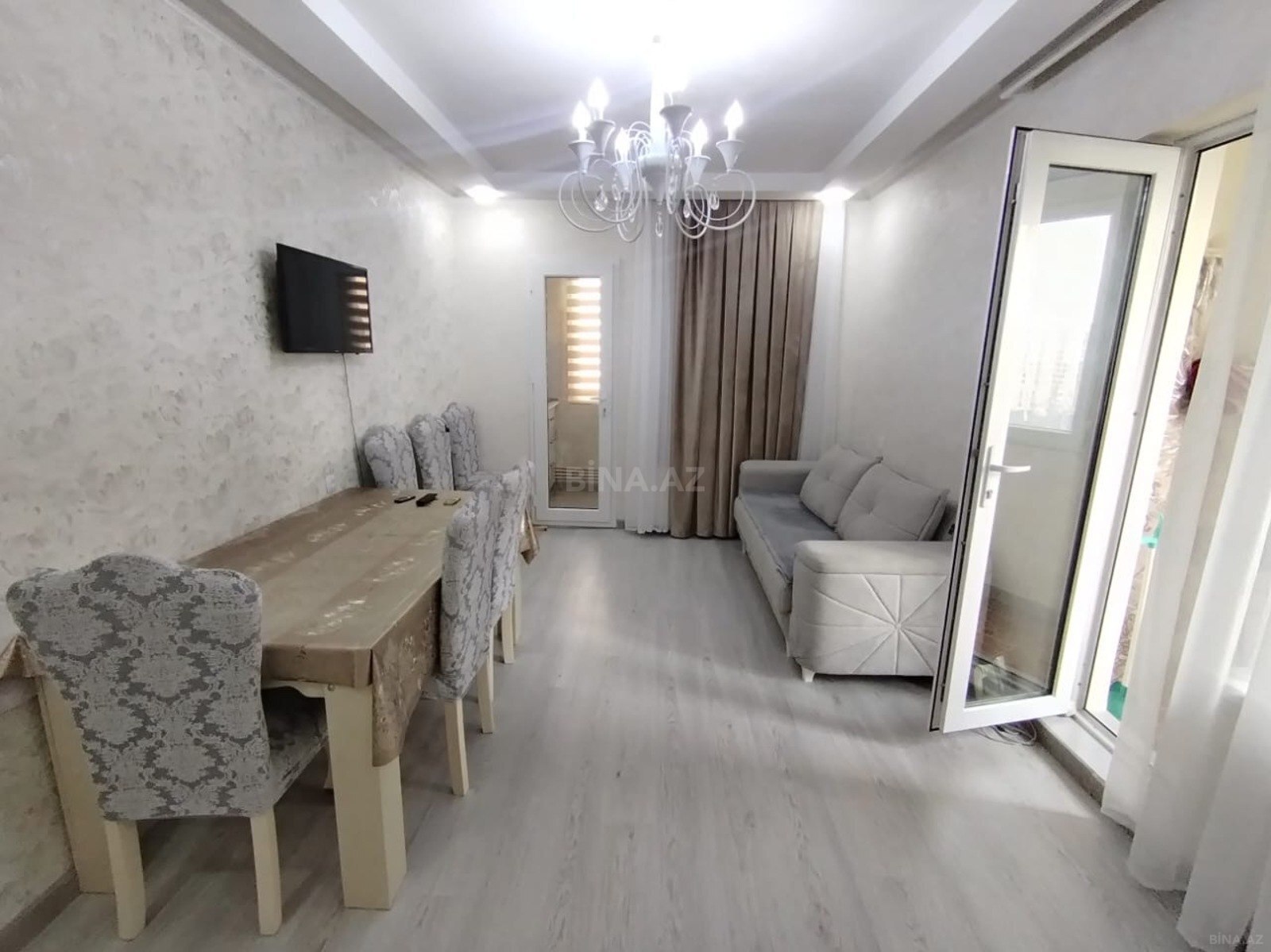 2 otaqlı Köhnə tikili, Memar Əcəmi m., Bakı