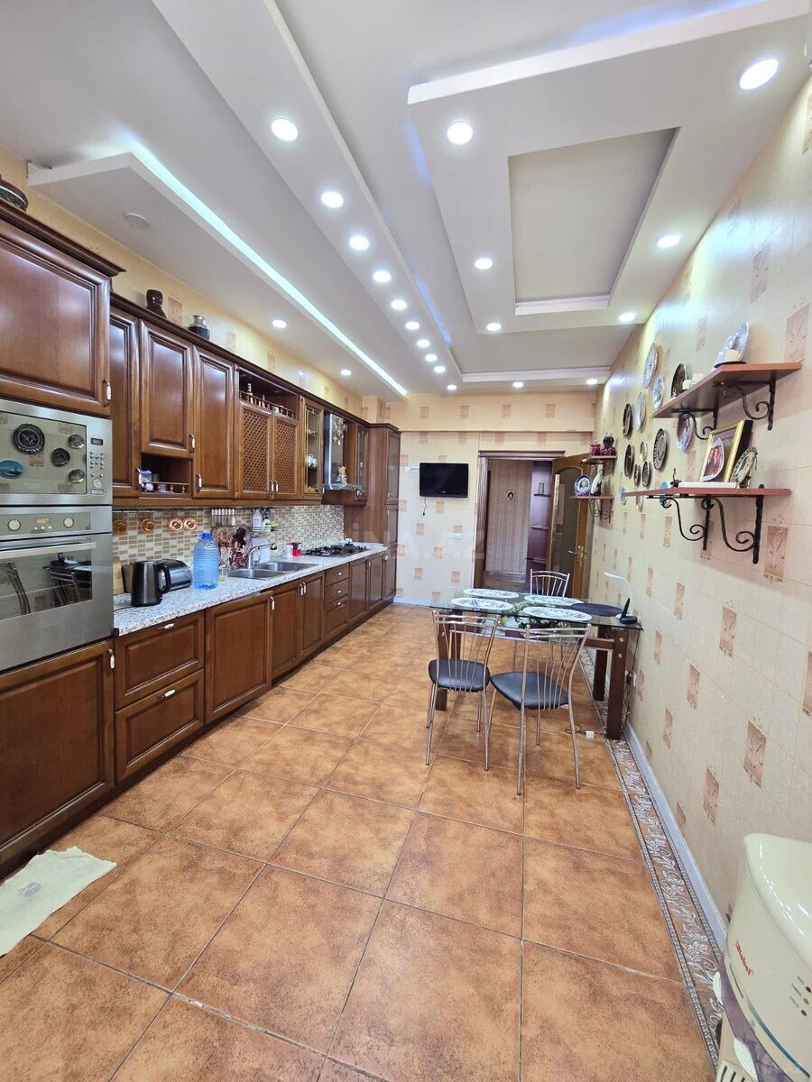 3 otaqlı Yeni tikili, 28 May m., Bakı