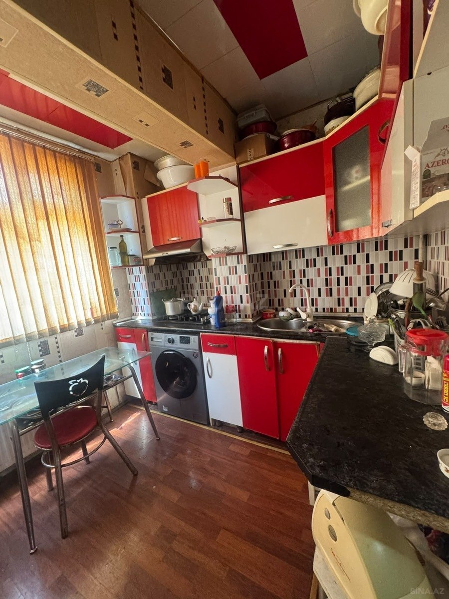 3 otaqlı Köhnə tikili, Köhnə Günəşli q., Bakı