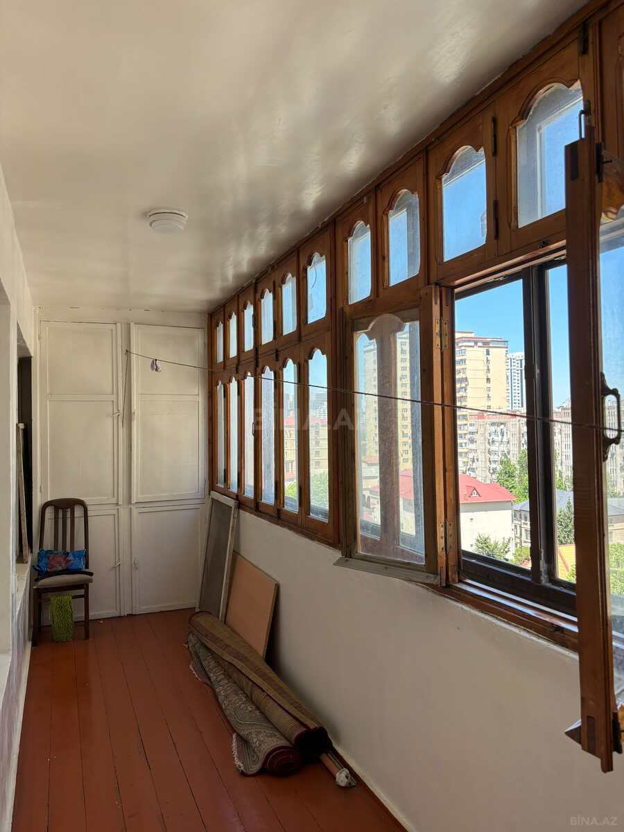 3 otaqlı Köhnə tikili, Elmlər Akademiyası m., Bakı