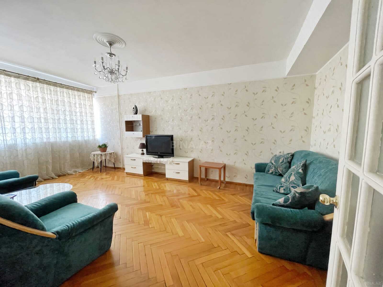 2 otaqlı Köhnə tikili, 28 May m., Bakı