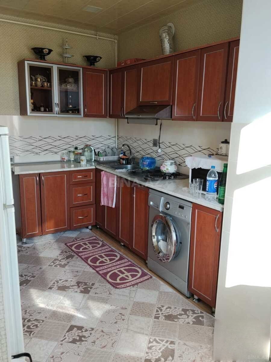 3 otaqlı Köhnə tikili, Xalqlar Dostluğu m., Bakı