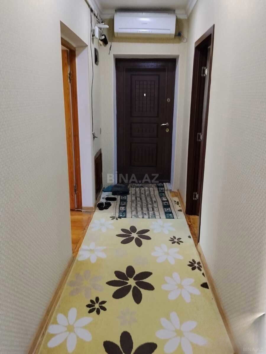 3 otaqlı Köhnə tikili, Xalqlar Dostluğu m., Bakı