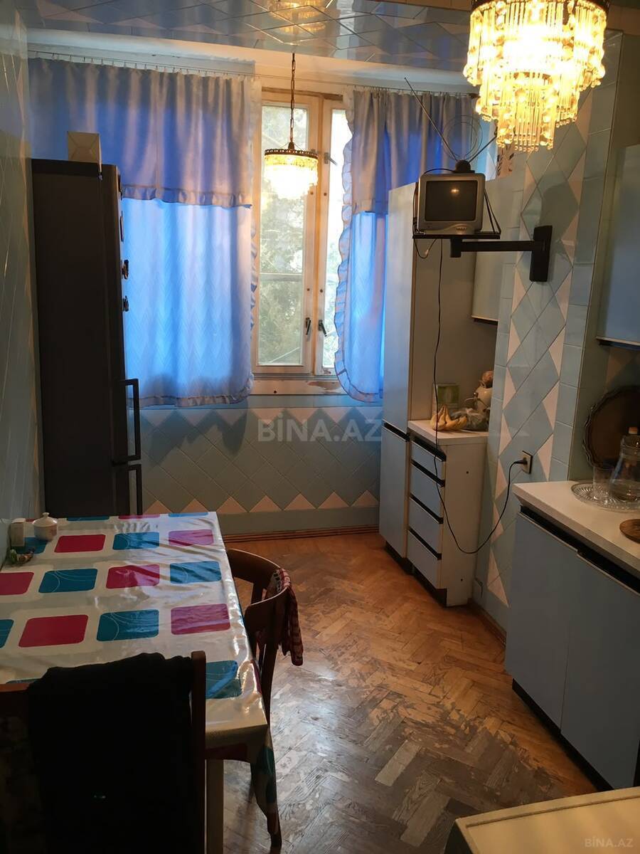 3 otaqlı Köhnə tikili, İçəri Şəhər m., Bakı