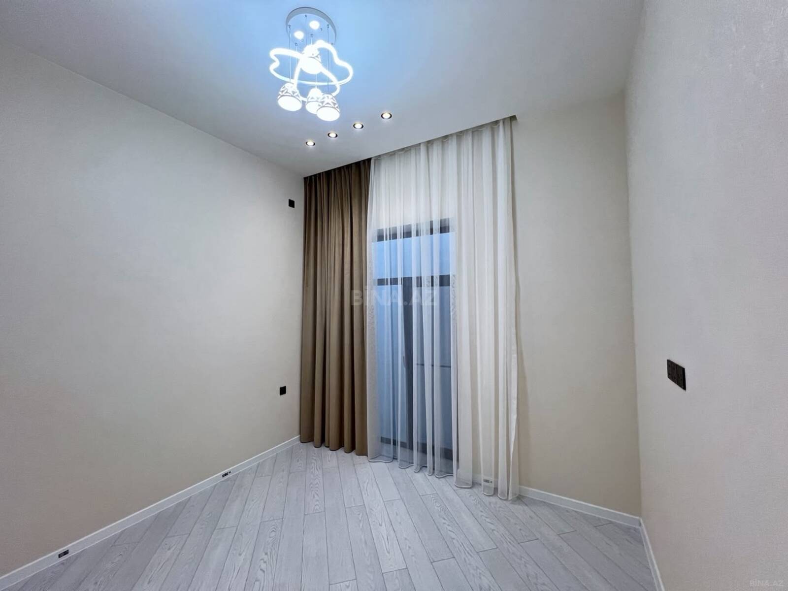 4 otaqlı Həyət evi/Bağ evi, Mərdəkan q., Bakı