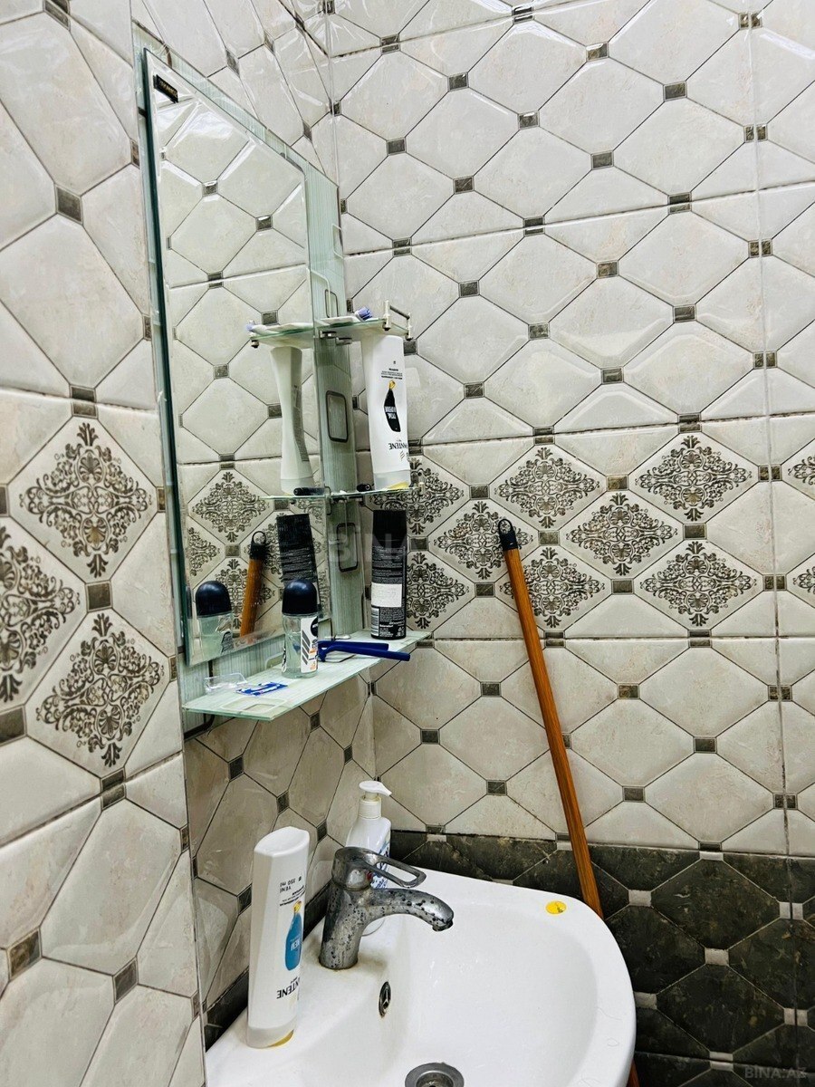 2 otaqlı Köhnə tikili, Memar Əcəmi m., Bakı
