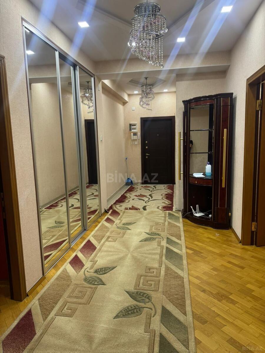 3 otaqlı Yeni tikili, 8 Noyabr m., Bakı