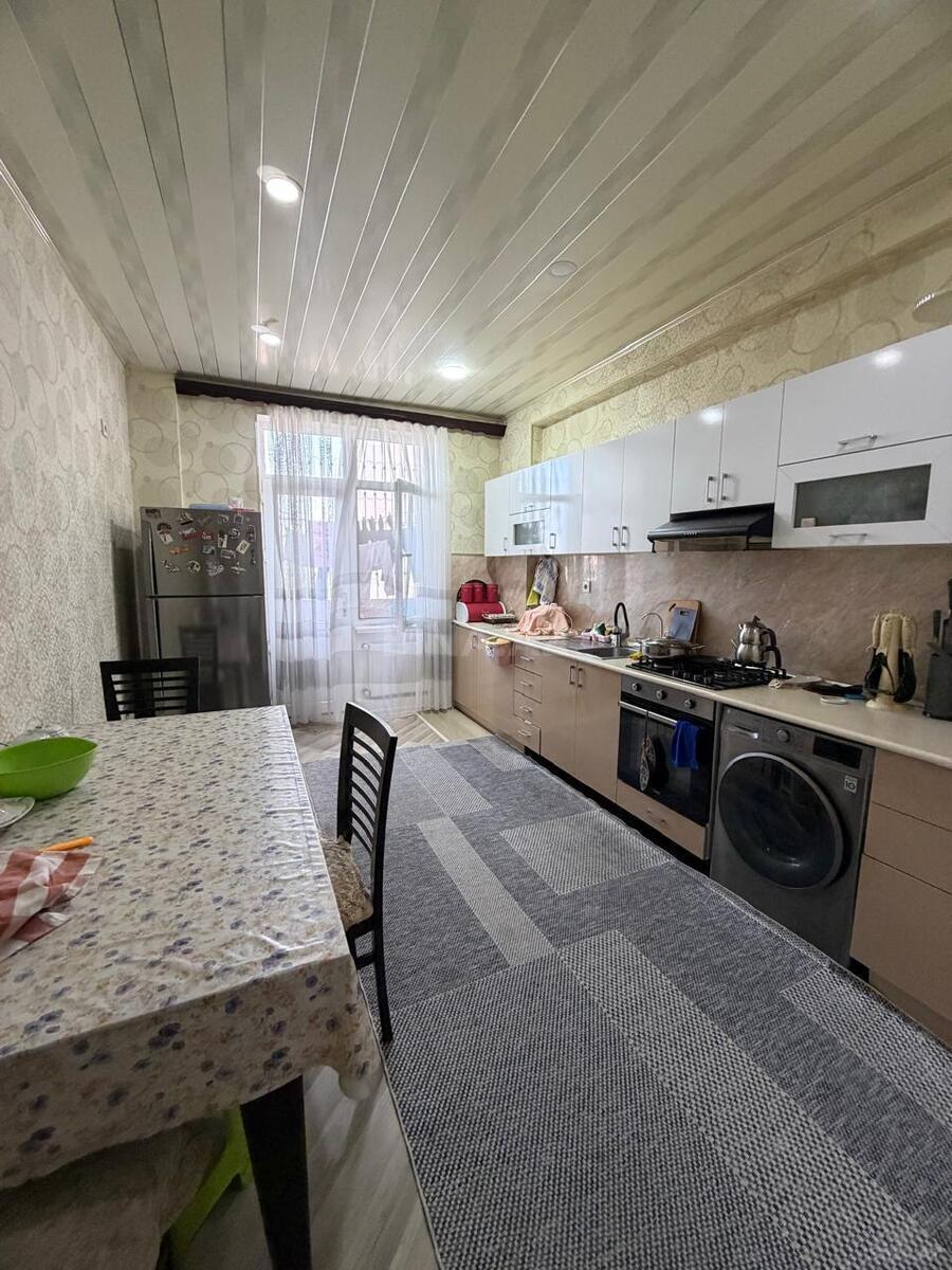 3 otaqlı Yeni tikili, İnşaatçılar m., Bakı
