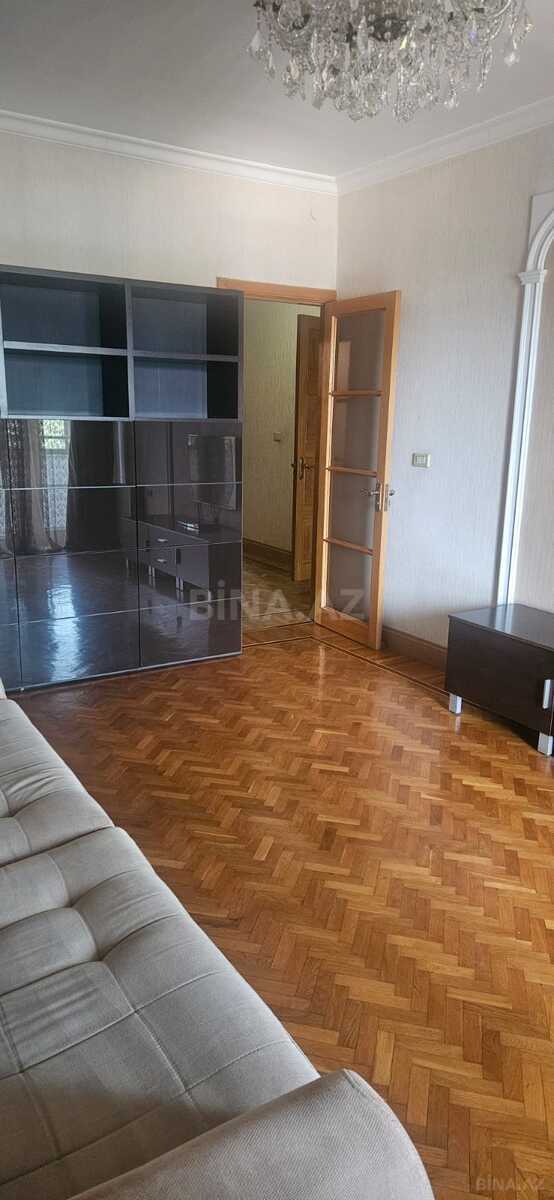 3 otaqlı Köhnə tikili, Gənclik m., Bakı