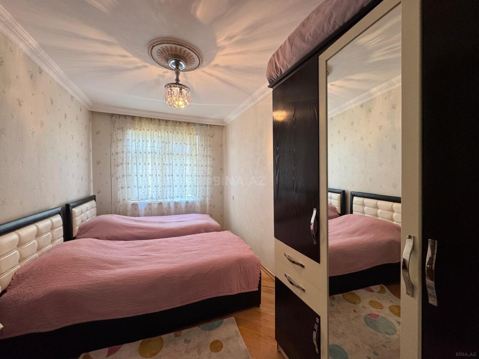 4 otaqlı Köhnə tikili, Neftçilər m., Bakı