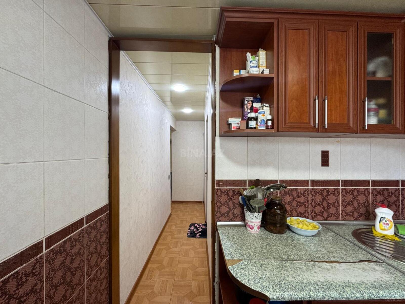 4 otaqlı Köhnə tikili, Neftçilər m., Bakı