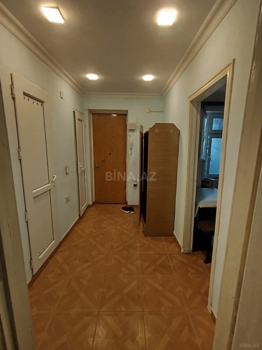 3 otaqlı Köhnə tikili, Elmlər Akademiyası m., Bakı