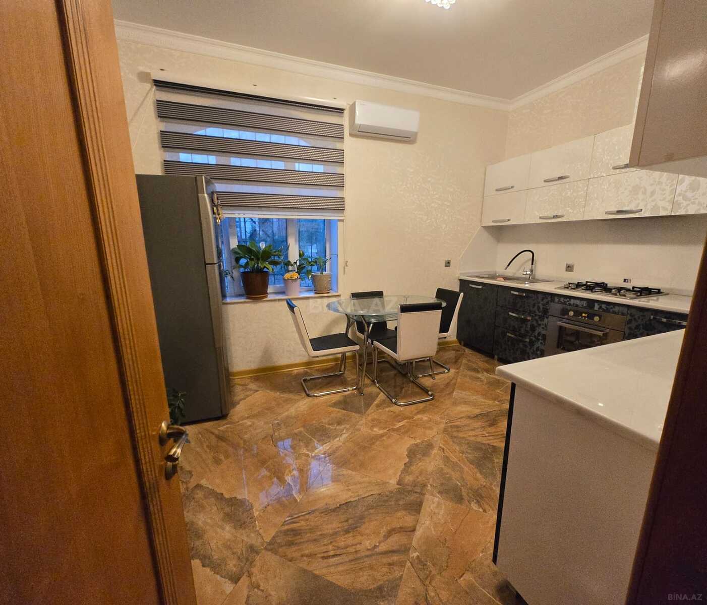 4 otaqlı Həyət evi/Bağ evi, Mərdəkan q., Bakı