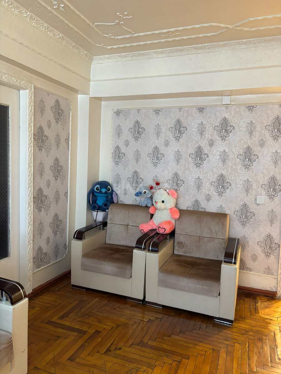 3 otaqlı Köhnə tikili, Elmlər Akademiyası m., Bakı