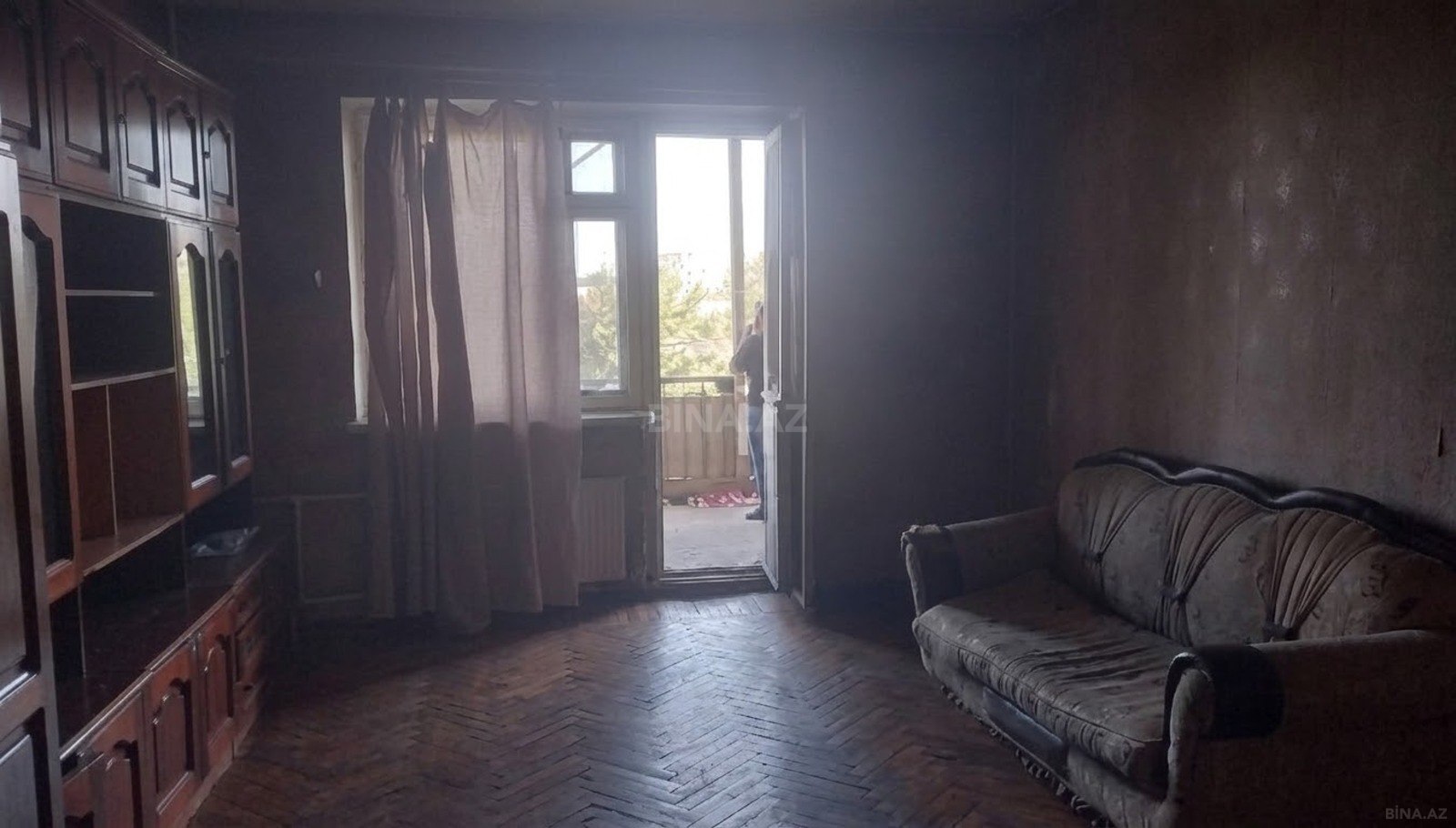 4 otaqlı Köhnə tikili, Elmlər Akademiyası m., Bakı