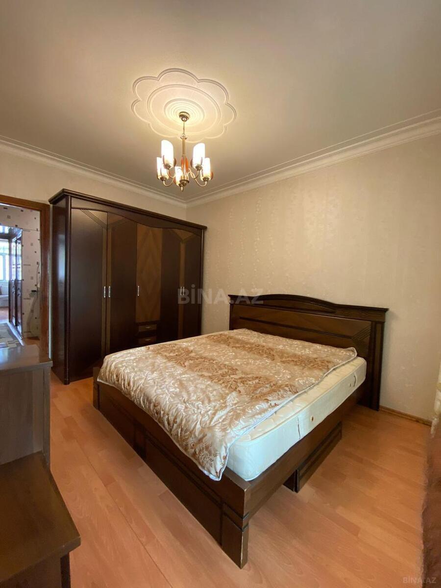 3 otaqlı Köhnə tikili, Memar Əcəmi m., Bakı