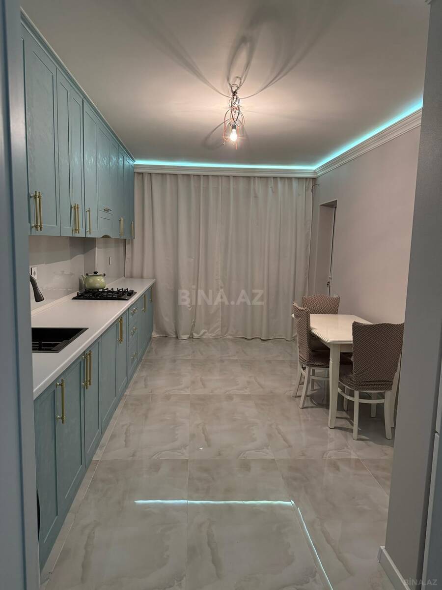 4 otaqlı Köhnə tikili, Xalqlar Dostluğu m., Bakı