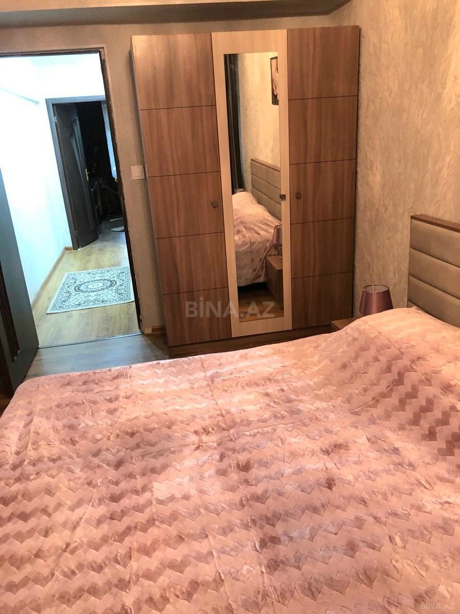 3 otaqlı Köhnə tikili, Elmlər Akademiyası m., Bakı