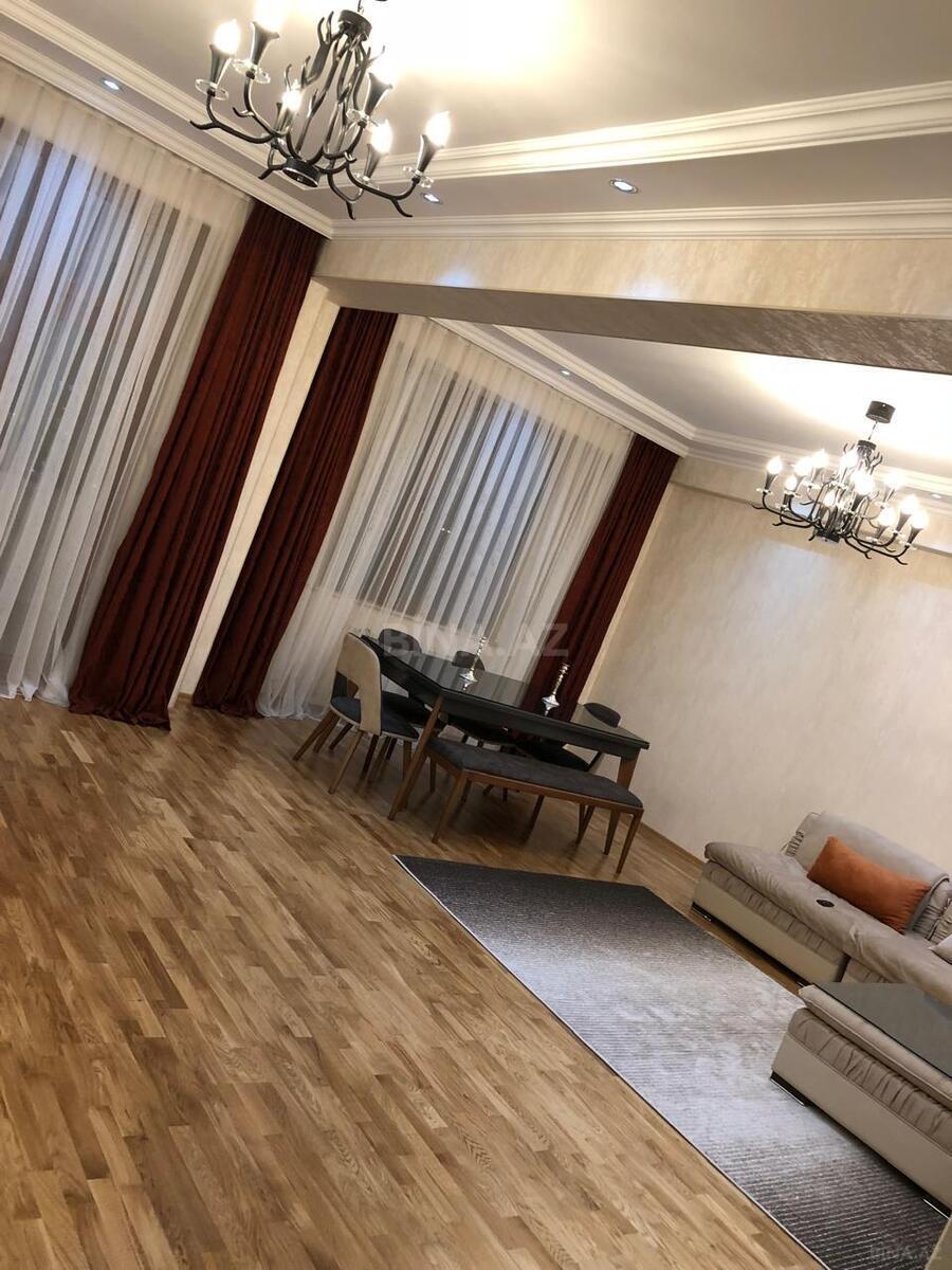 3 otaqlı Köhnə tikili, 28 May m., Bakı
