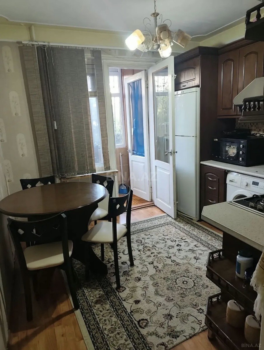 3 otaqlı Köhnə tikili, Əhmədli m., Bakı
