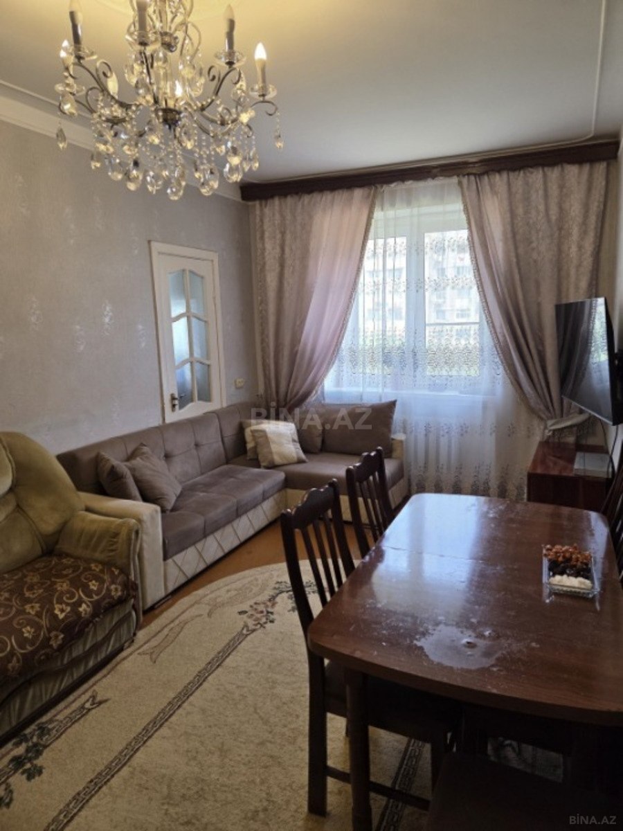 3 otaqlı Köhnə tikili, Həzi Aslanov m., Bakı