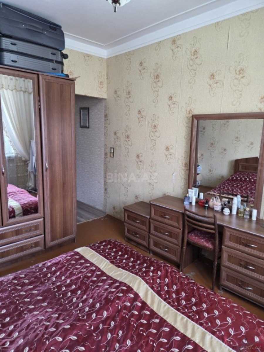 3 otaqlı Köhnə tikili, Həzi Aslanov m., Bakı