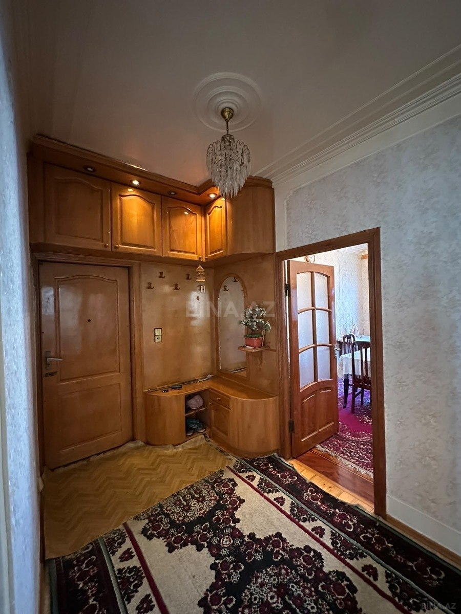 5 otaqlı Köhnə tikili, Əhmədli m., Bakı
