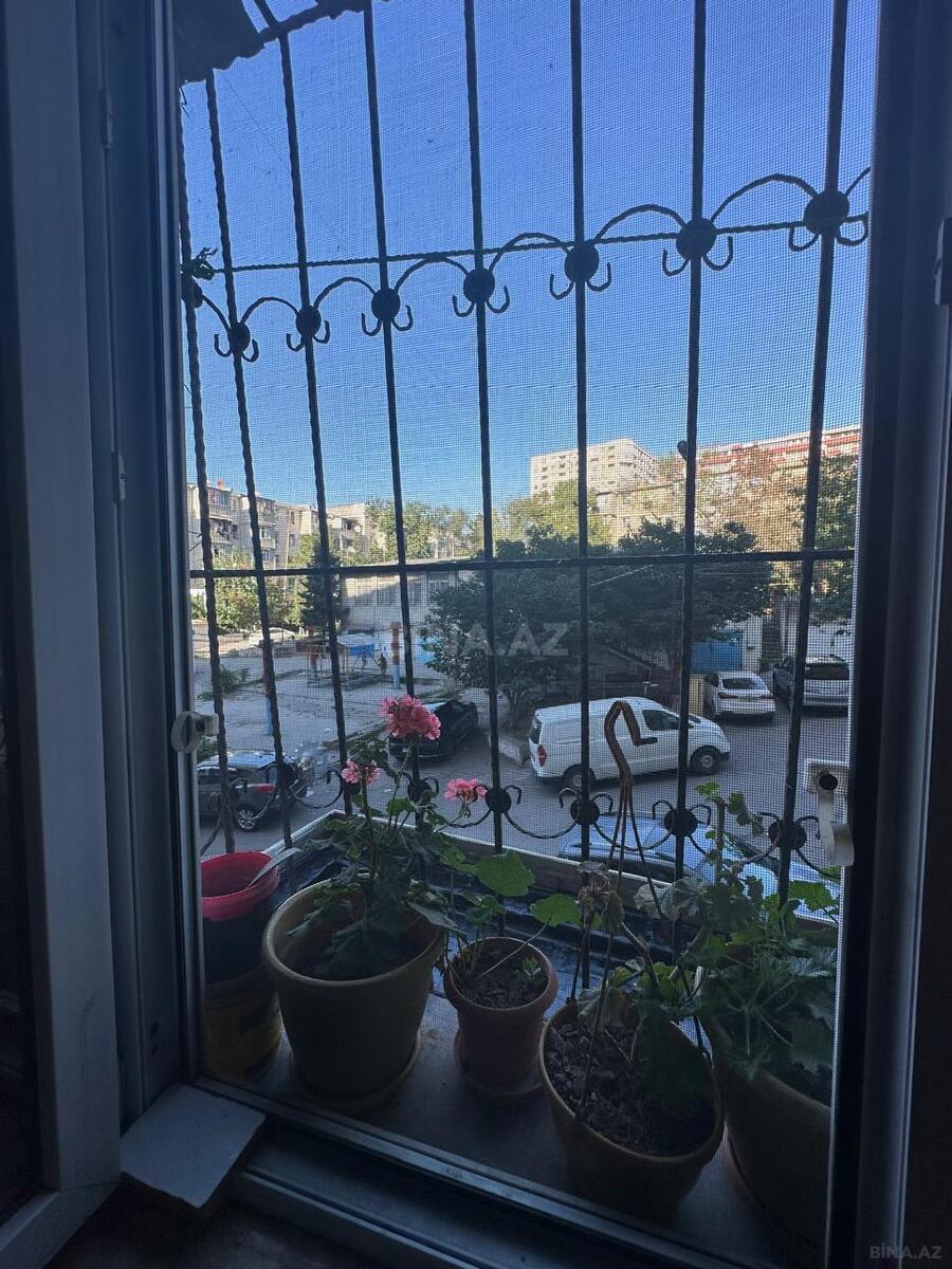 3 otaqlı Köhnə tikili, Neftçilər m., Bakı