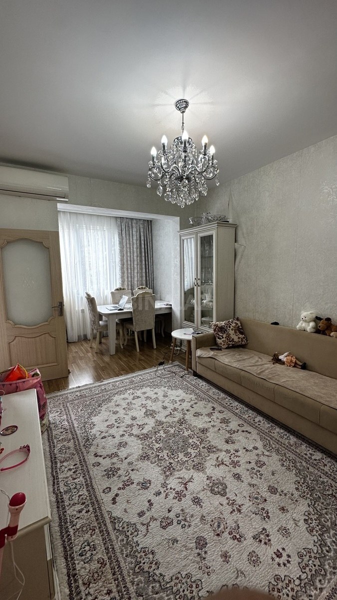 2 otaqlı Köhnə tikili, Memar Əcəmi m., Bakı