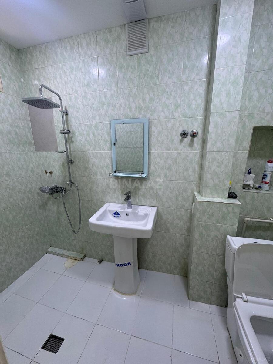 2 otaqlı Köhnə tikili, Elmlər Akademiyası m., Bakı