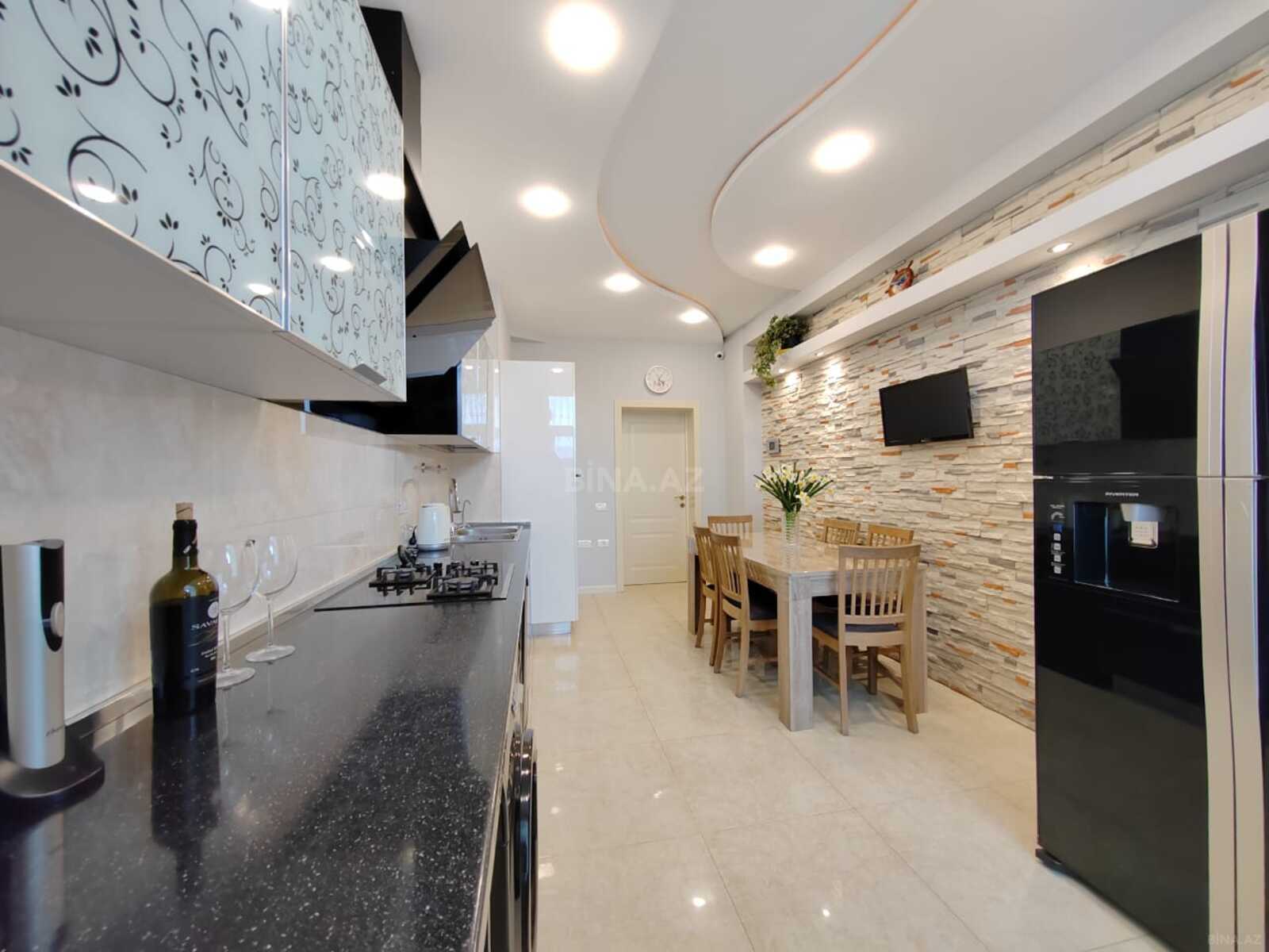3 otaqlı Yeni tikili, Şah İsmayıl Xətai m., Bakı