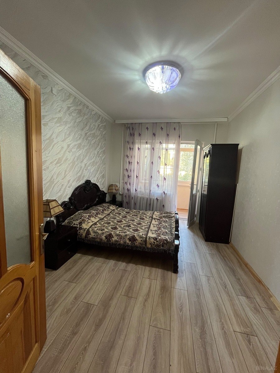 3 otaqlı Köhnə tikili, Əhmədli m., Bakı