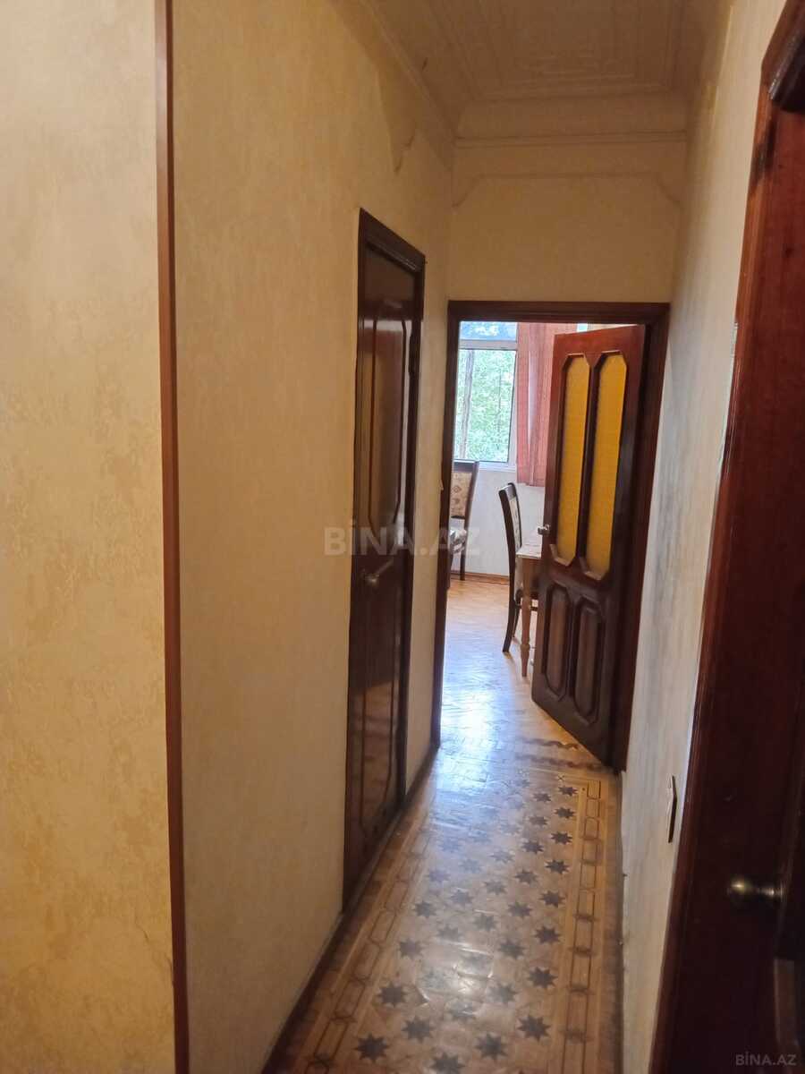 5 otaqlı Köhnə tikili, Xalqlar Dostluğu m., Bakı