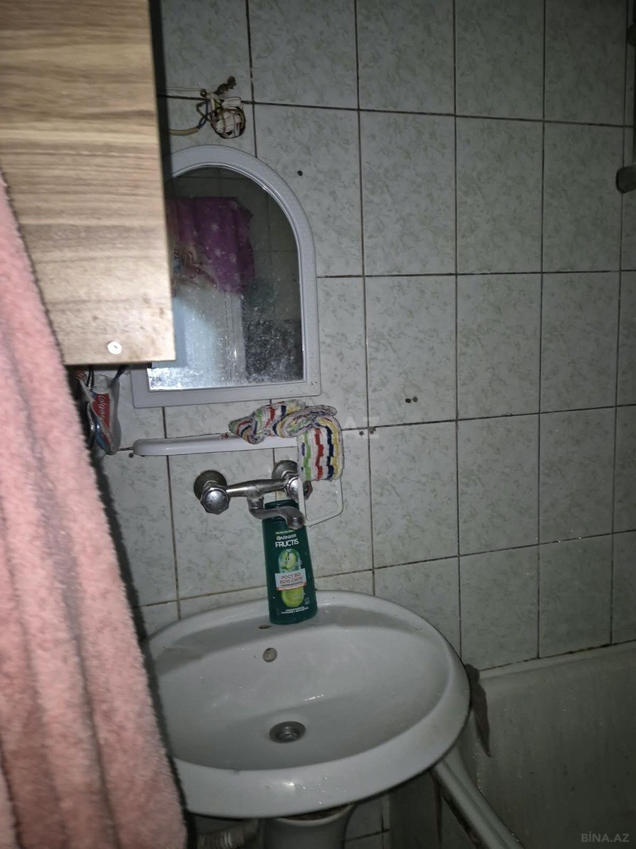 2 otaqlı Köhnə tikili, Memar Əcəmi m., Bakı