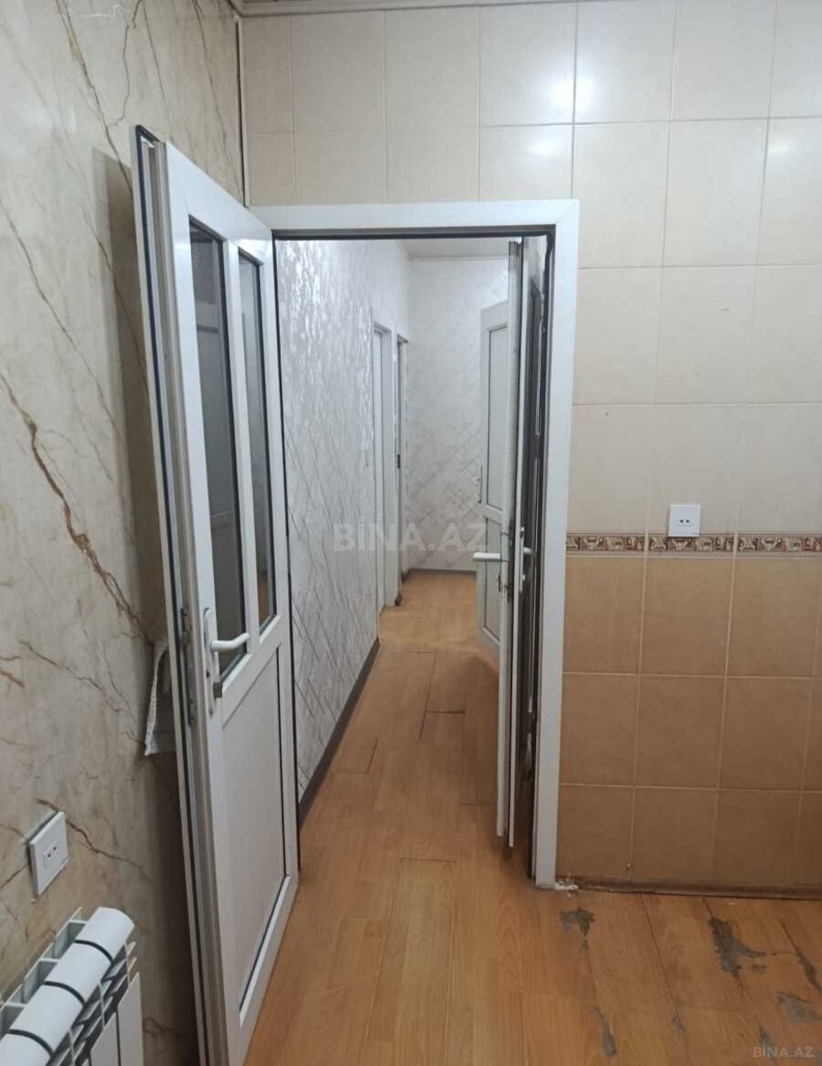 3 otaqlı Köhnə tikili, Qara Qarayev m., Bakı